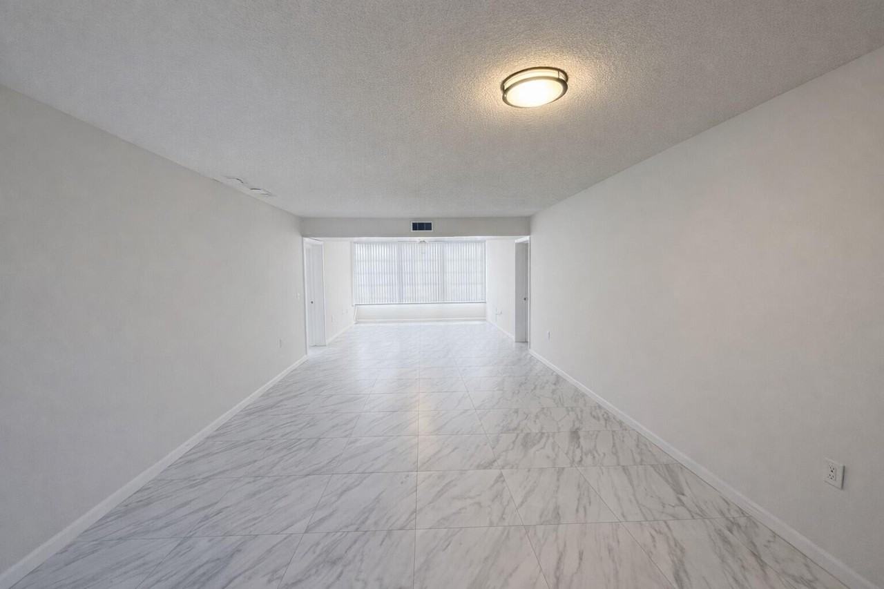 3826 Whitehall Dr Apt 305 - Photo 6 of 23