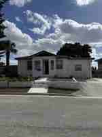 featured image of 917 W 7th St