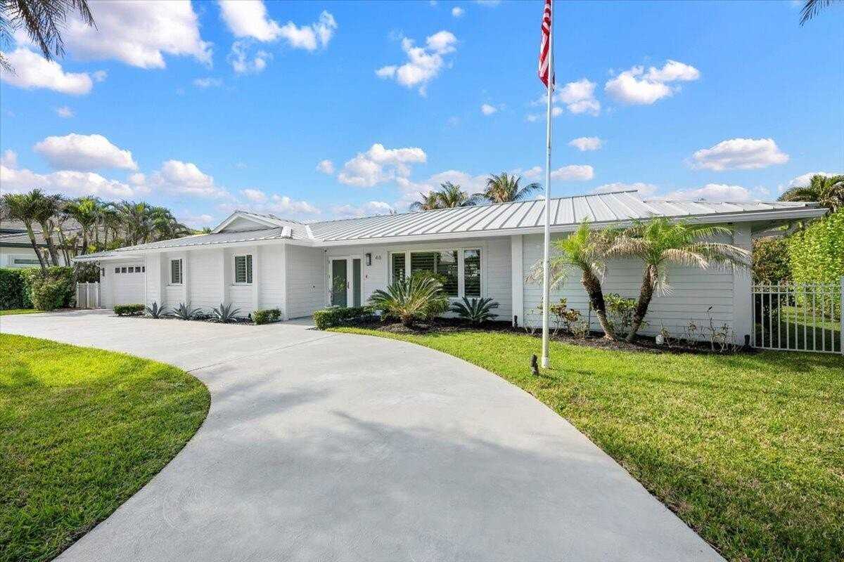 48 Ocean Dr - Photo 2 of 33