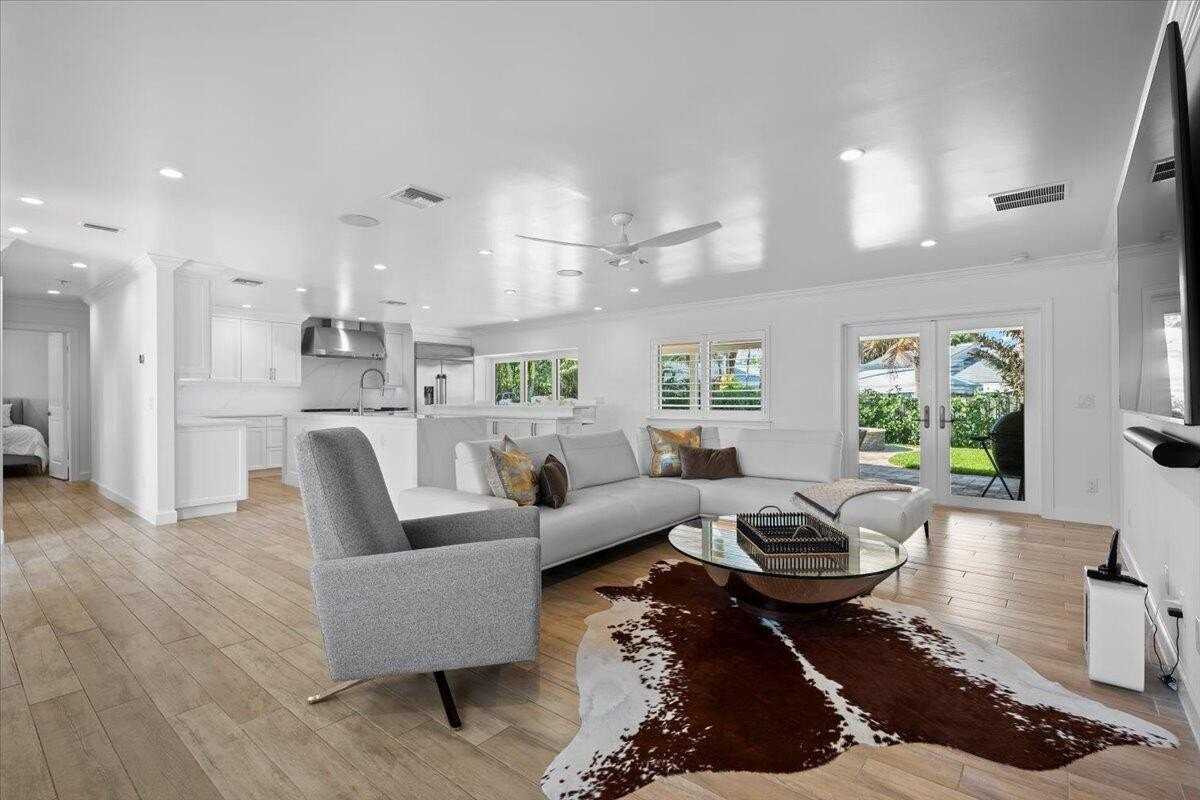 48 Ocean Dr - Photo 7 of 33