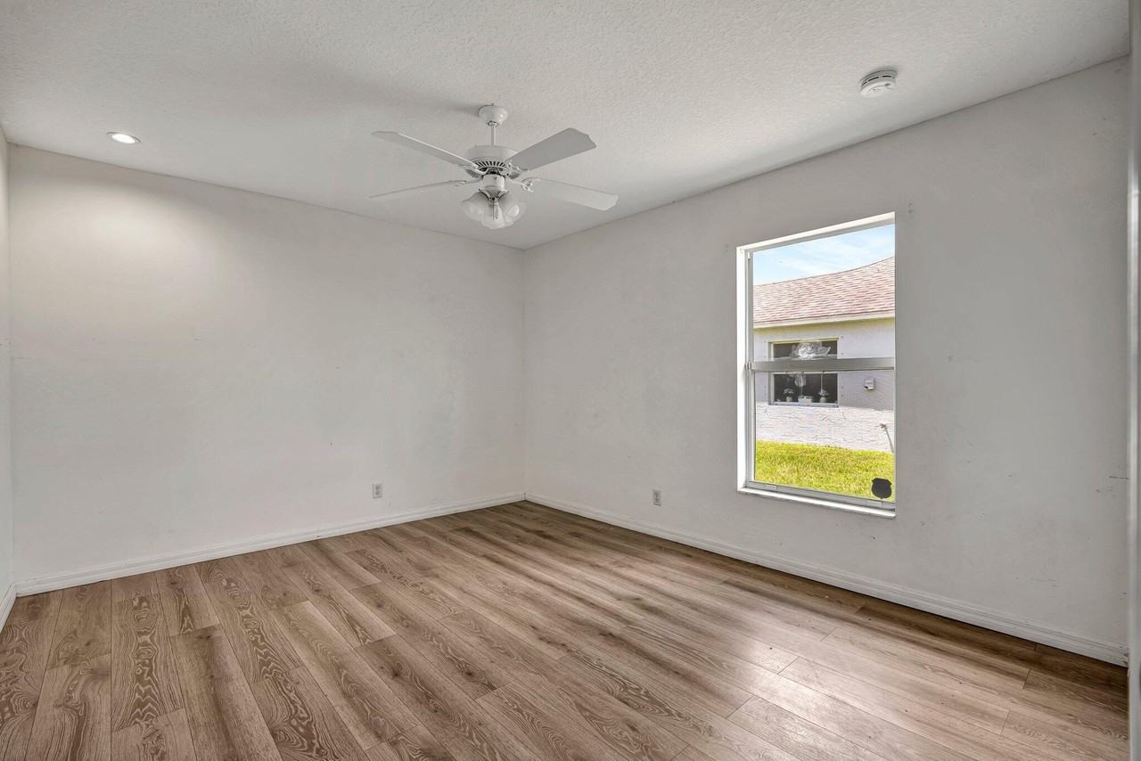 997 Sw Eureka Ave - Photo 6 of 43