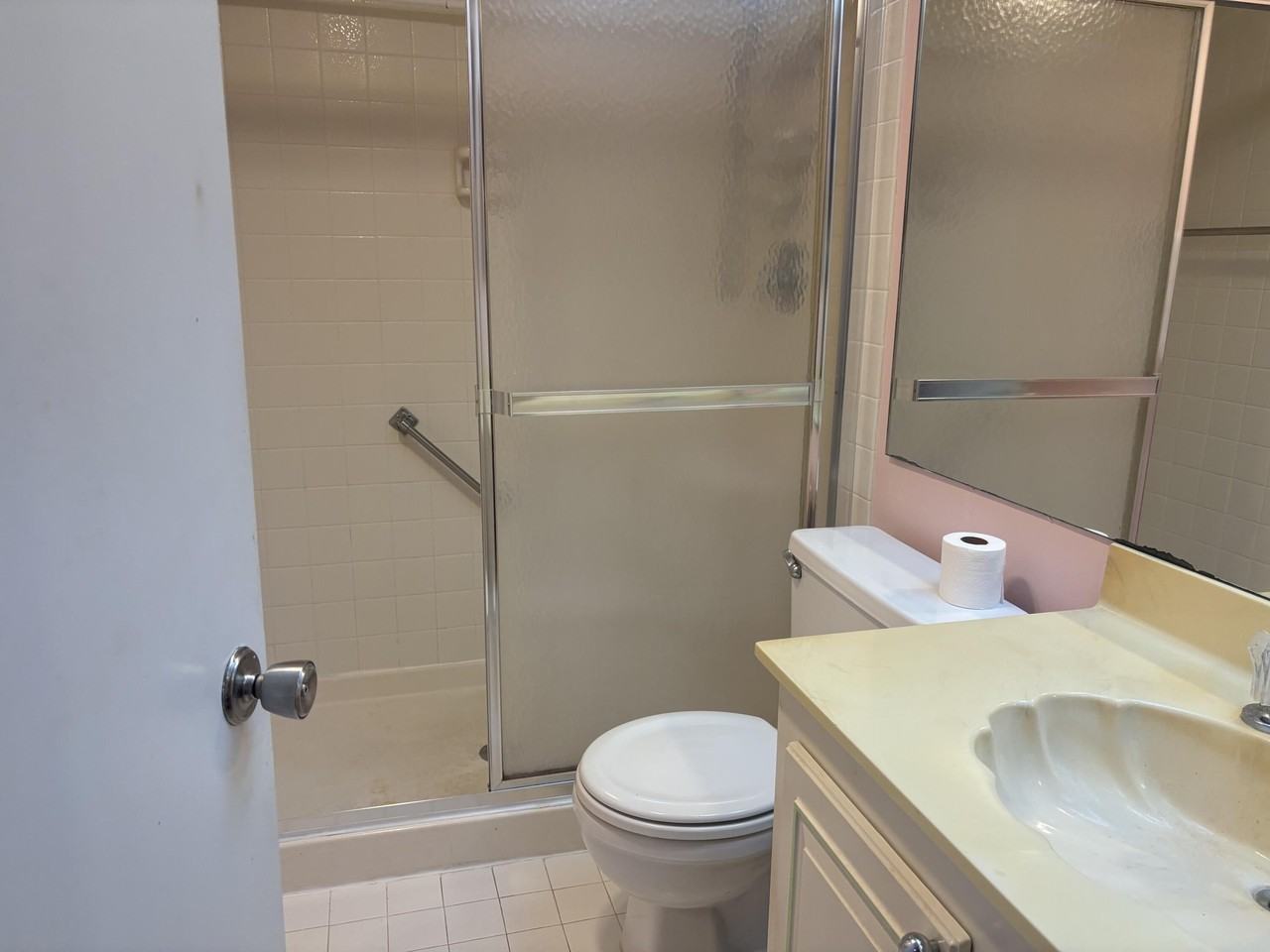 4602 Martinique Way Apt H2 - Photo 6 of 25