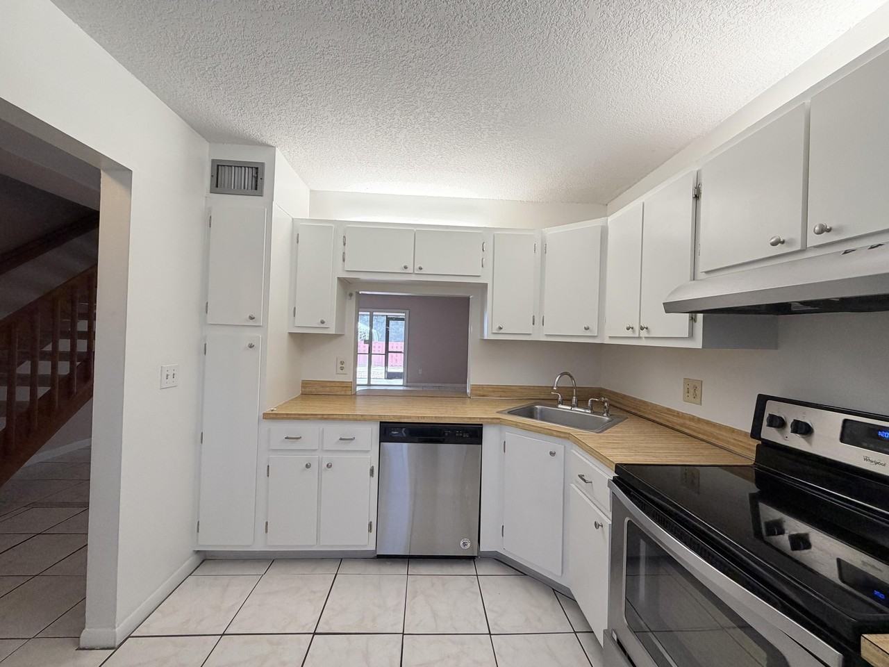 5112 Society Pl W Apt D - Photo 7 of 29