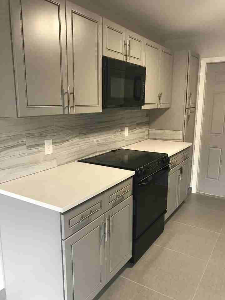 142 Sw 8th Ave Apt B - Photo 3 of 29