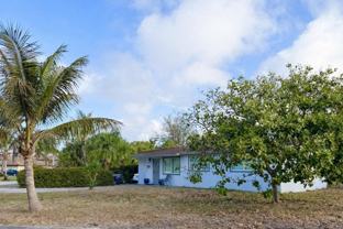 855 Date Palm Dr - Photo 1 of 1