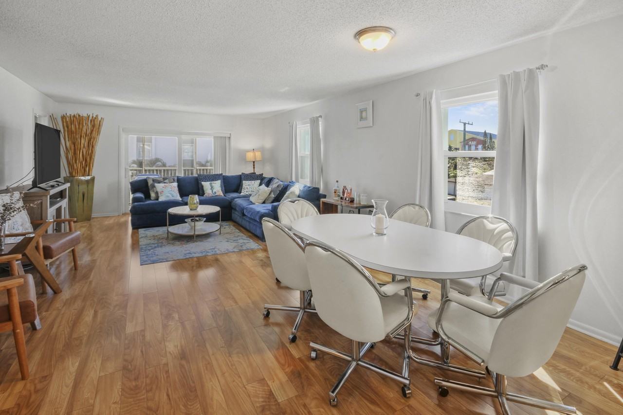 2936 Lake Shore Dr Apt 310 - Photo 4 of 21