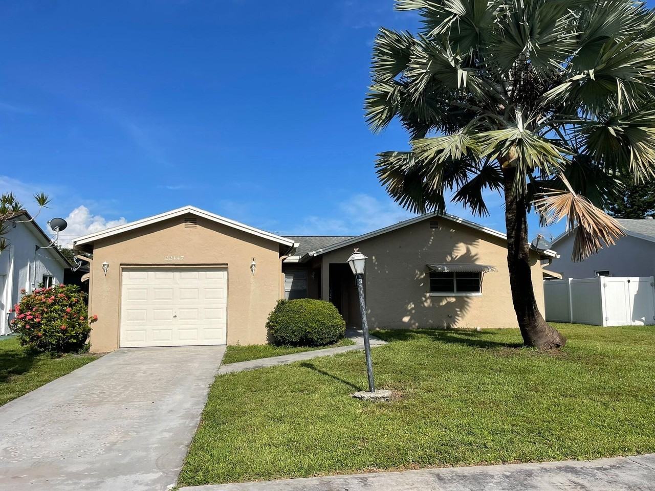 22447 Sw 56th Ave