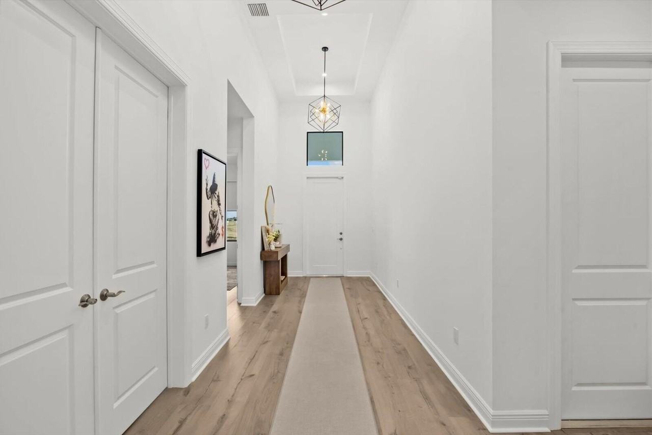 Sw Trenton Ln - Photo 3 of 40