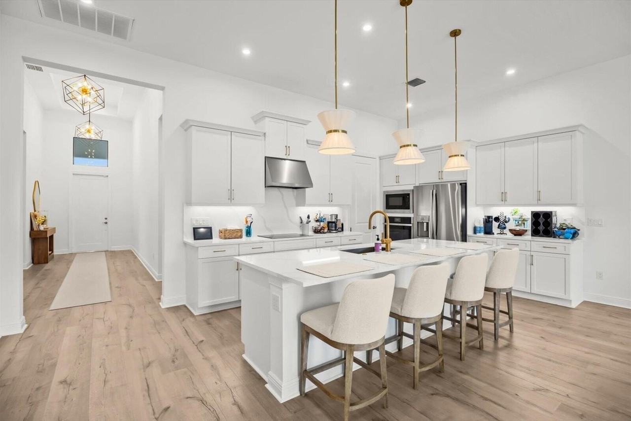 Sw Trenton Ln - Photo 4 of 40