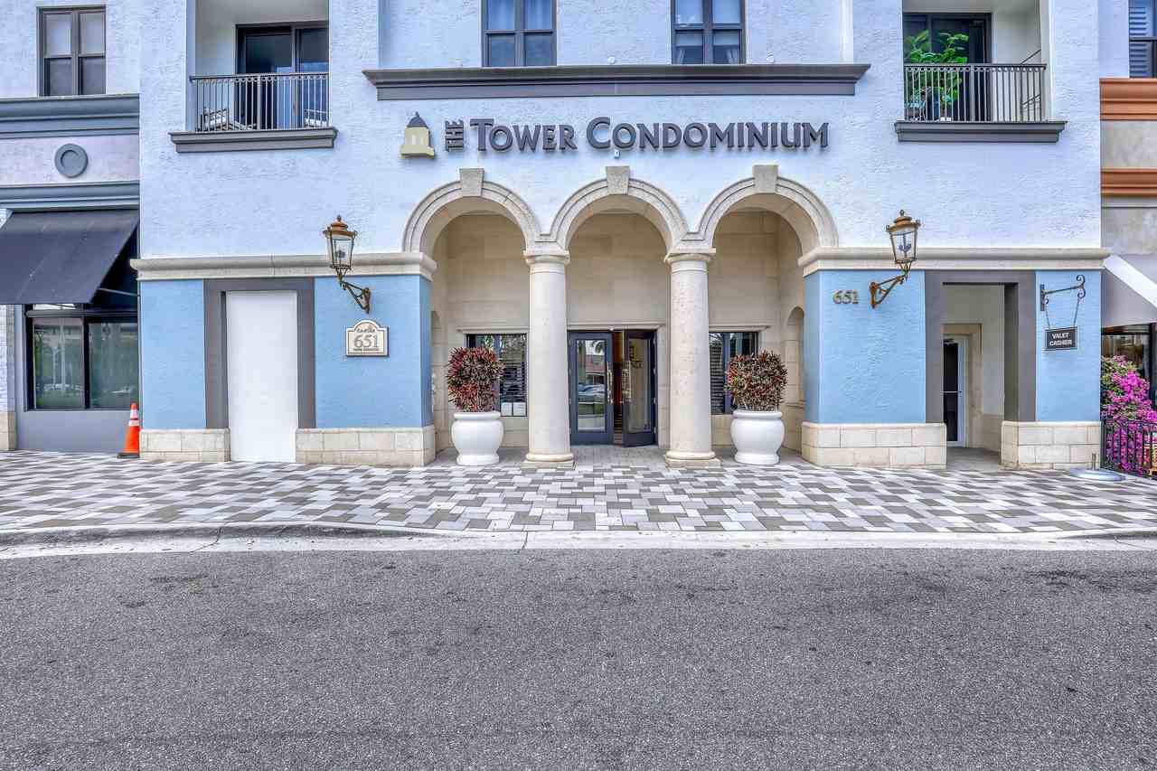 651 Okeechobee Blvd Apt 403 - Photo 4 of 39