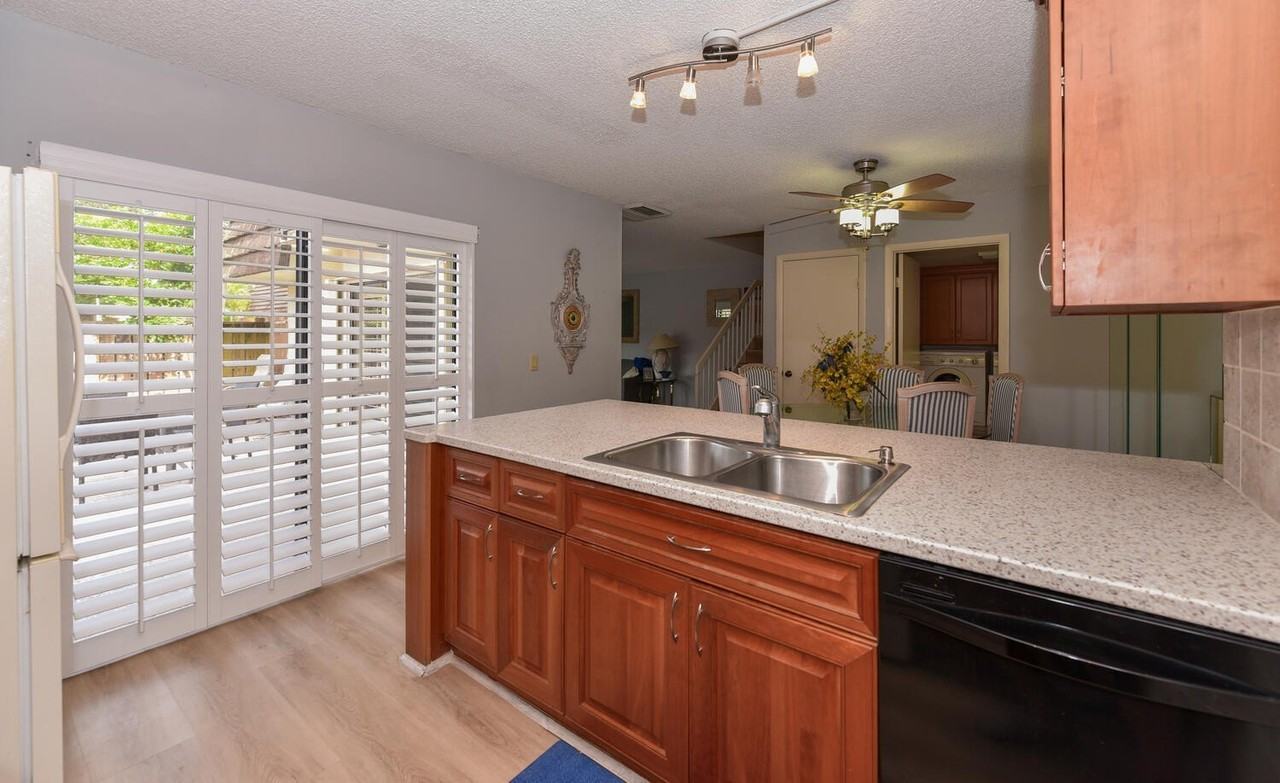 1510 15th Ct - Photo 6 of 41