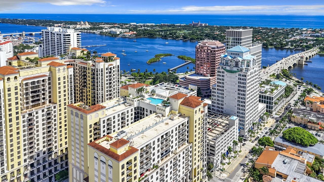 801 S Olive Ave Unit 413 - Photo 2 of 43