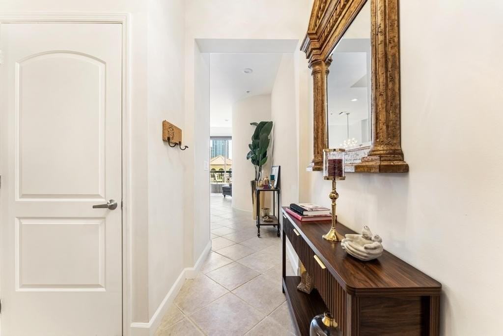 801 S Olive Ave Unit 413 - Photo 4 of 43