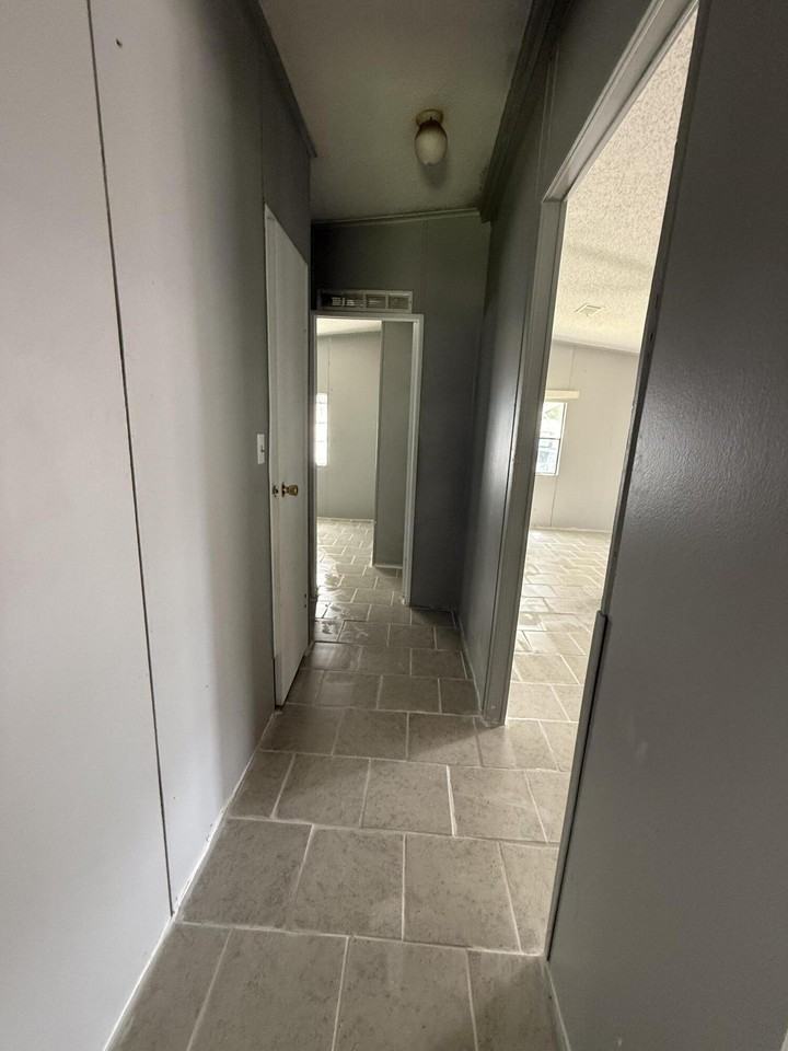 9301 Se 61st Dr - Photo 7 of 17