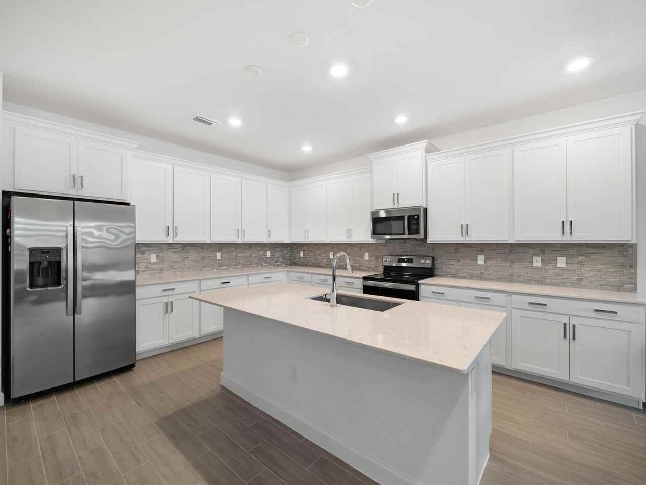 1325 Whitcombe Dr - Photo 7 of 41