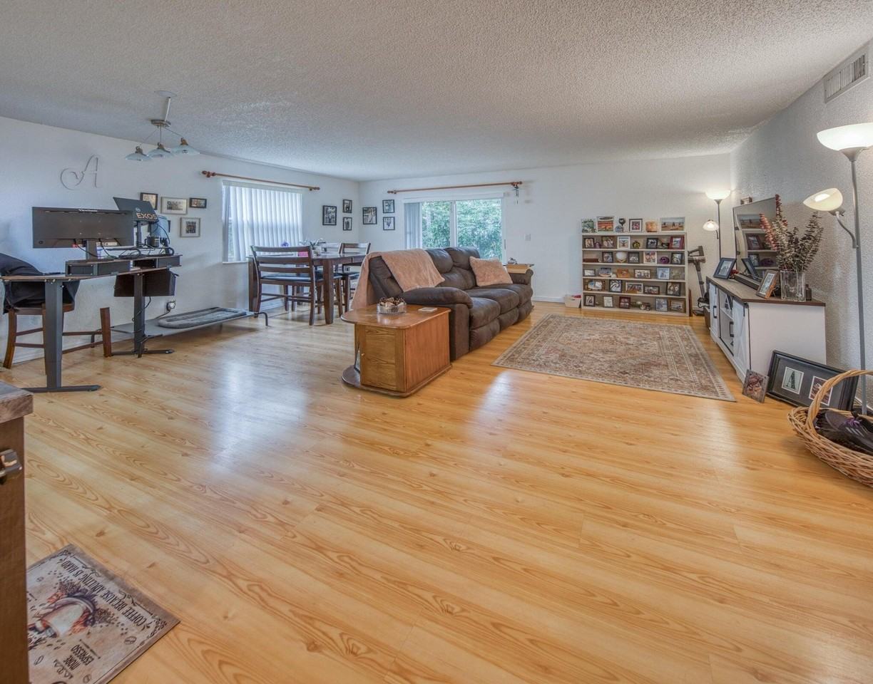 720 N Dixie Hwy Apt 601 - Photo 3 of 18