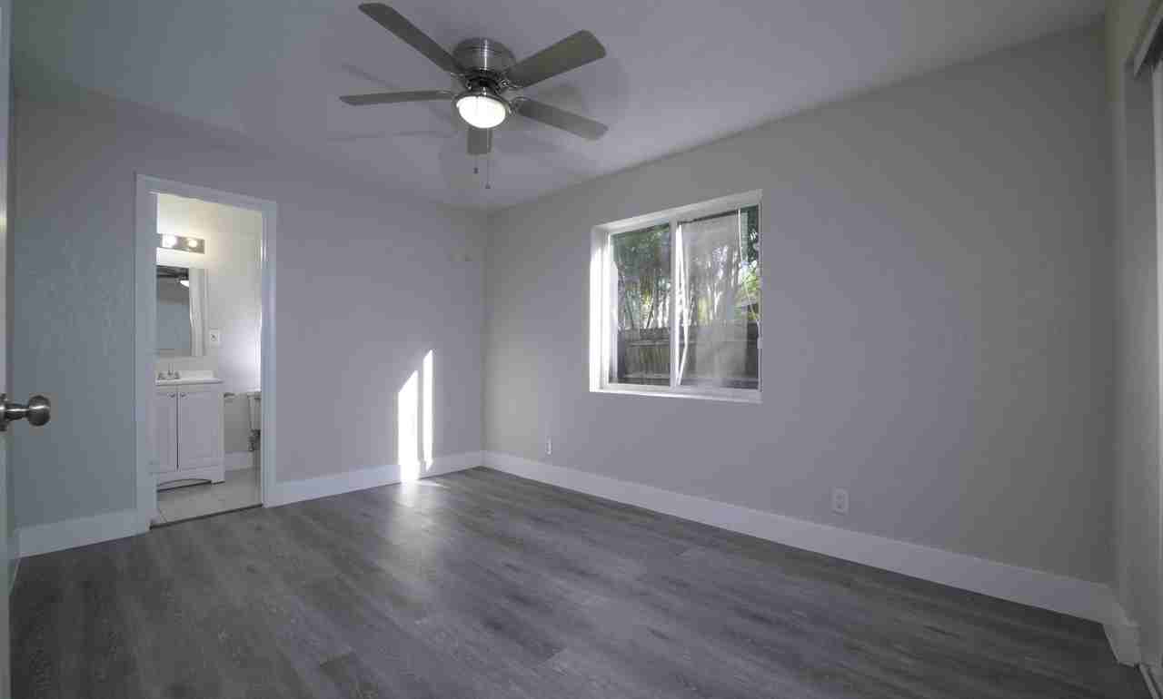 1126 Ne 16th Pl Apt 3 - Photo 6 of 15