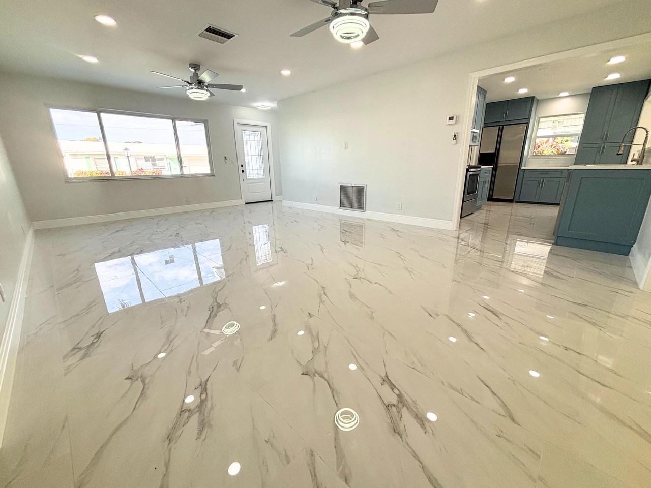 1307 Sw 24th St - Photo 6 of 25