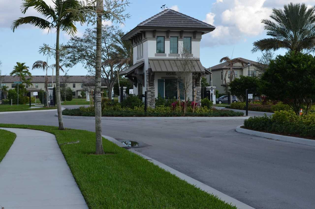 4542 San Fratello Cir - Photo 3 of 31