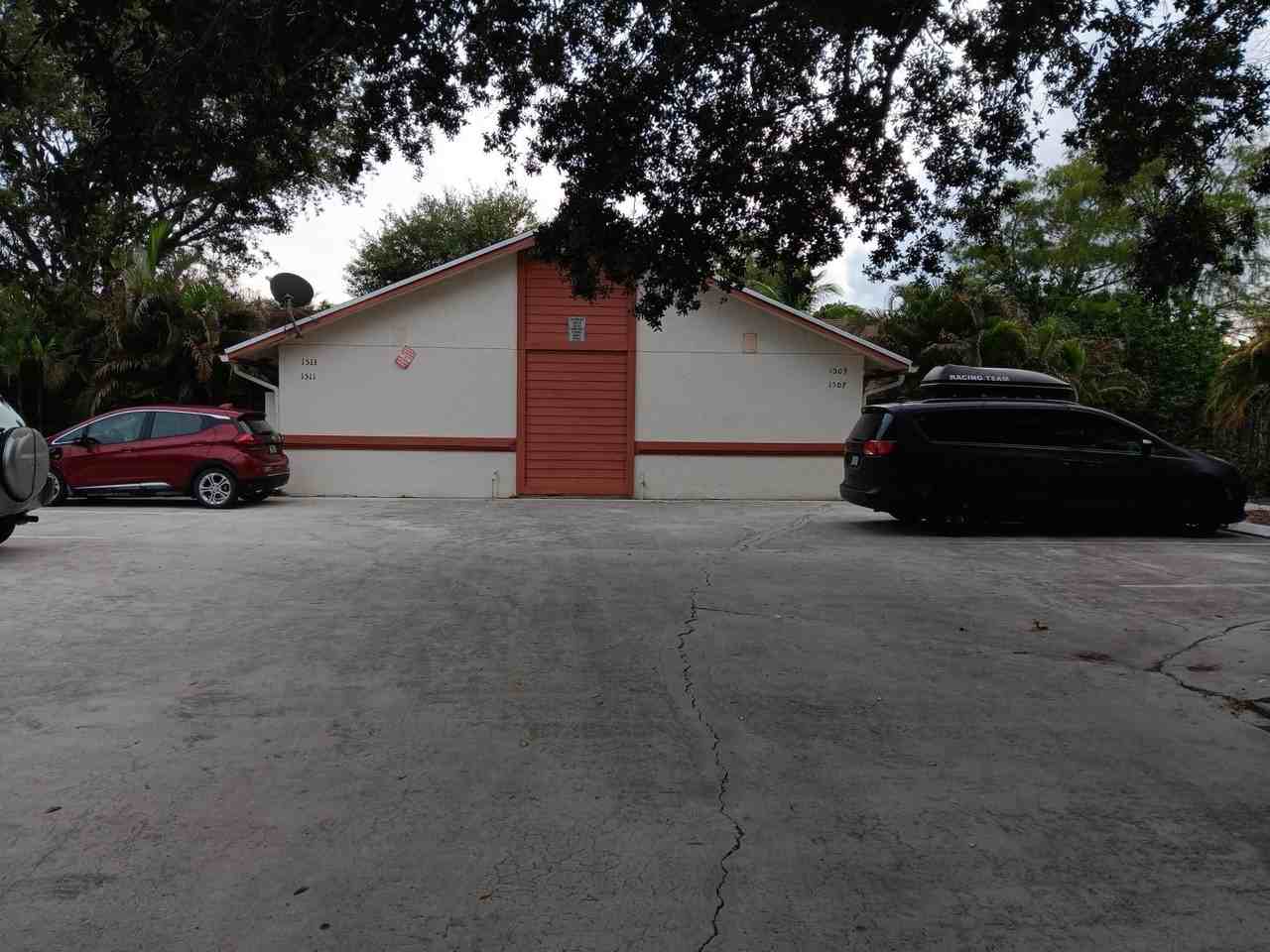 1511 Hawthorne Pl - Photo 6 of 6