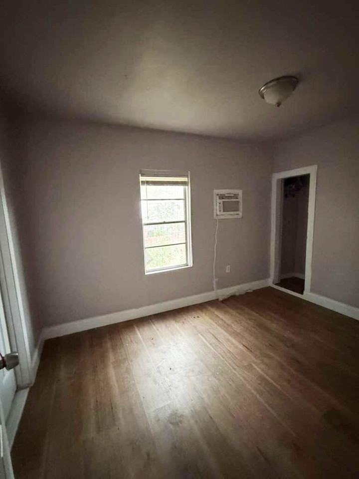 701 N 9th St Unit B - Photo 3 of 11