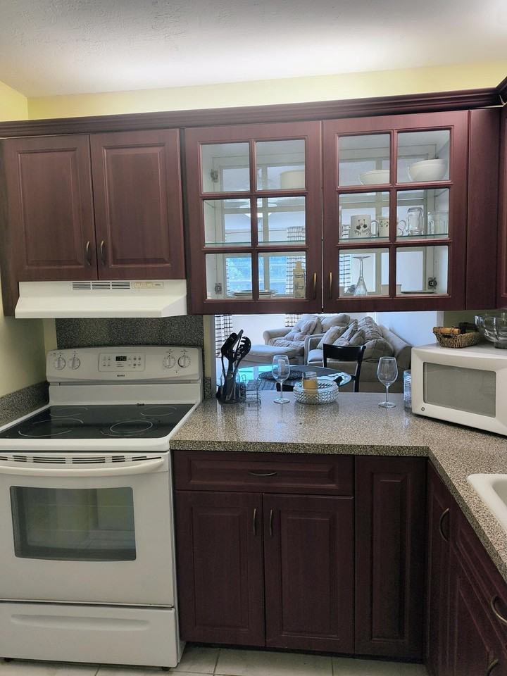 1516 S Lakeside Dr Apt 218 - Photo 2 of 15