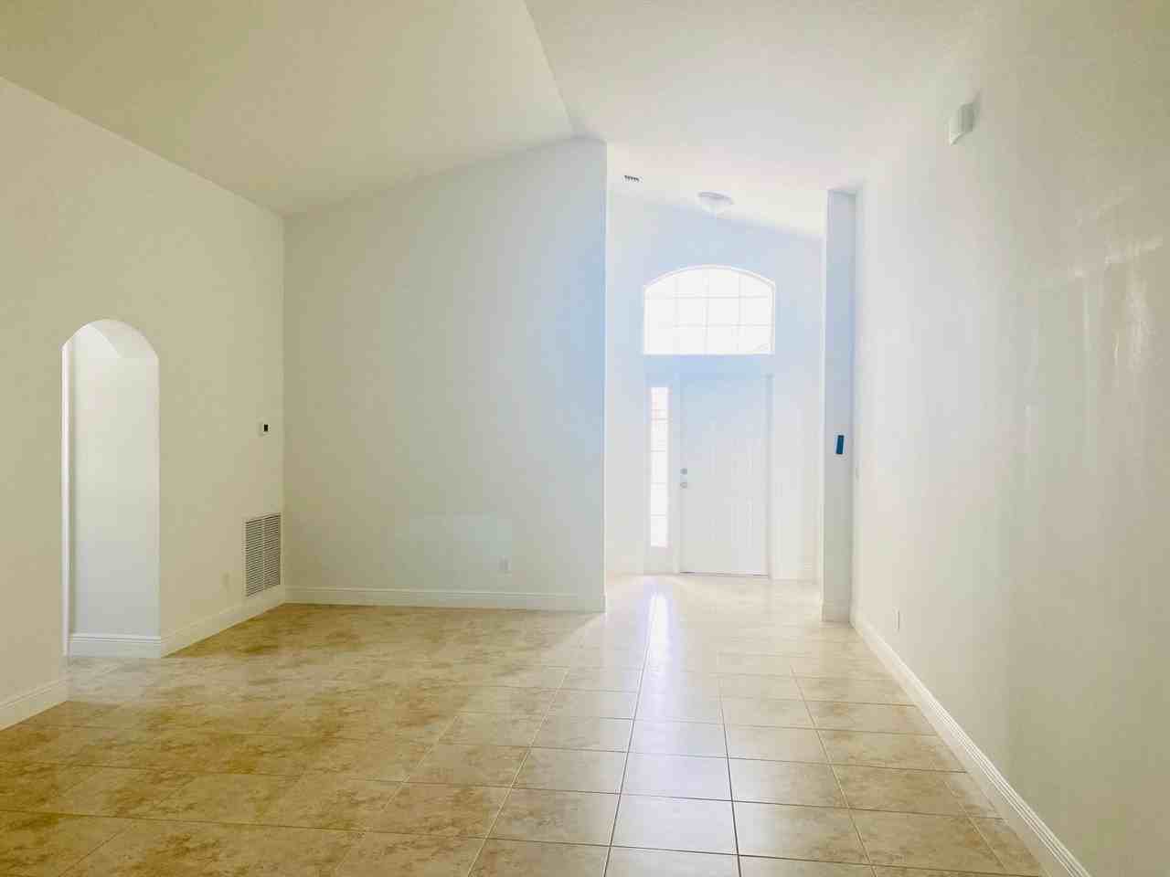 9724 Apollo Ave - Photo 2 of 15