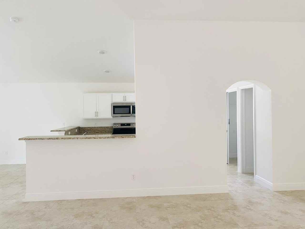 9724 Apollo Ave - Photo 3 of 15