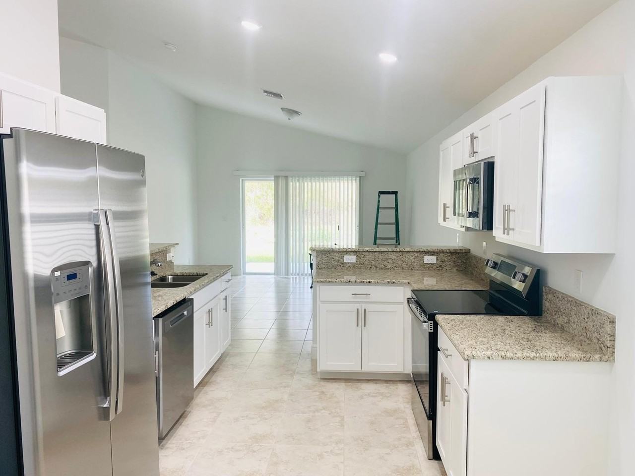 9724 Apollo Ave - Photo 6 of 15