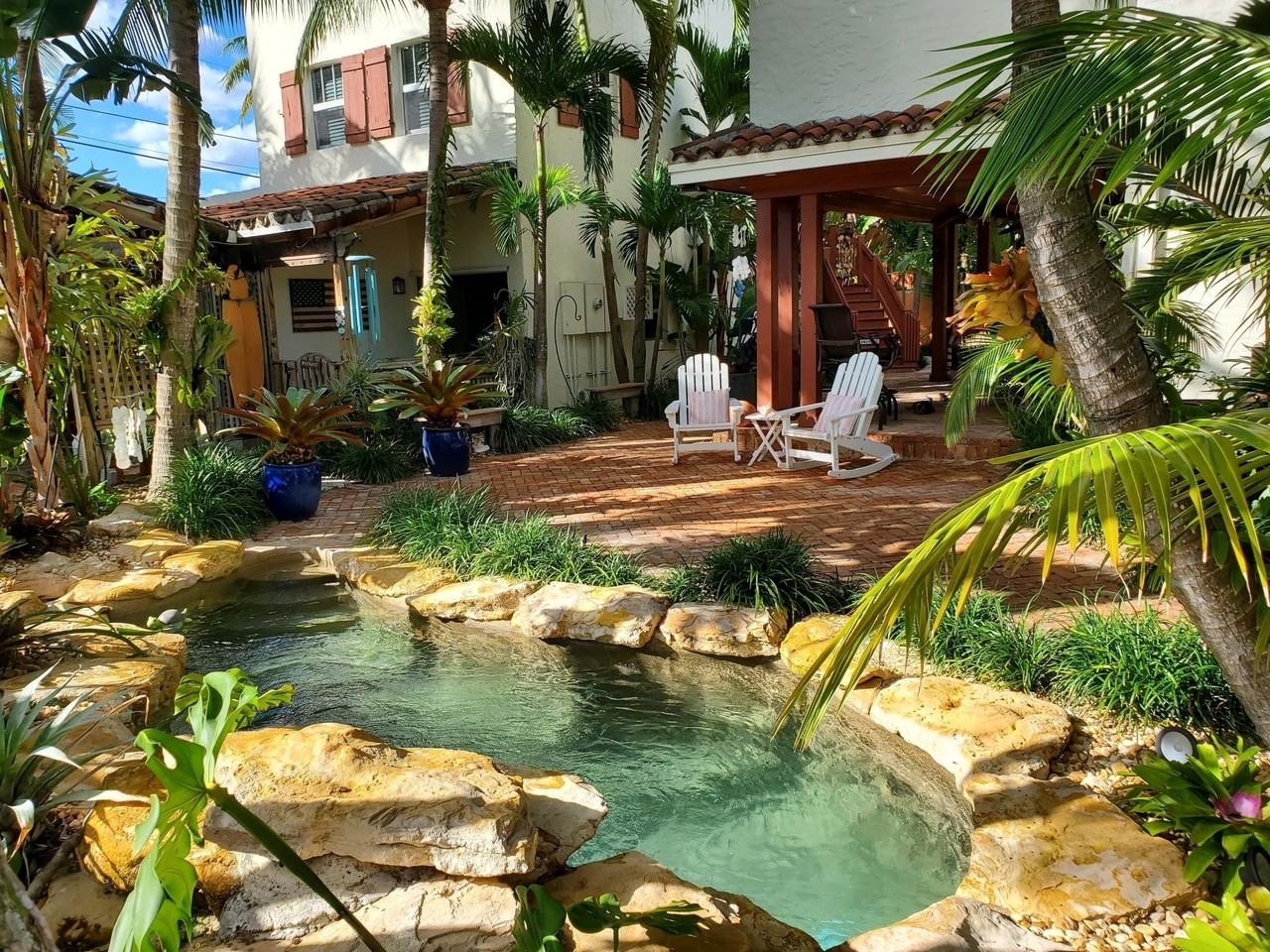 226 NE 1st Avenue unit: Key Lime Suite - Photo 2 of 50