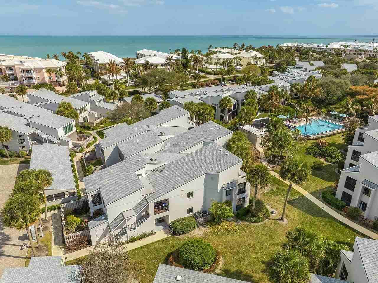 2155 Galleon Dr Apt E4 - Photo 2 of 34