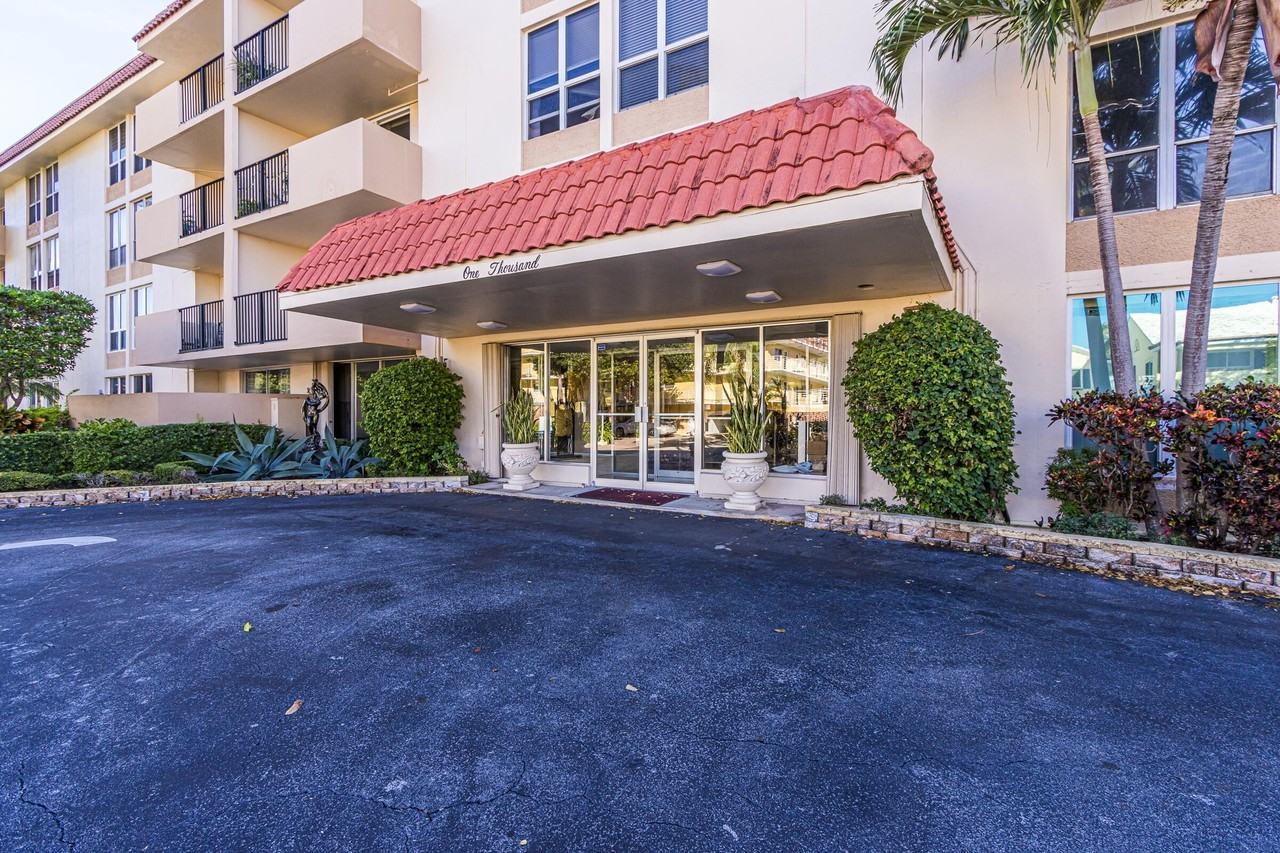 1000 Spanish River Rd Apt 4g - Photo 3 of 50