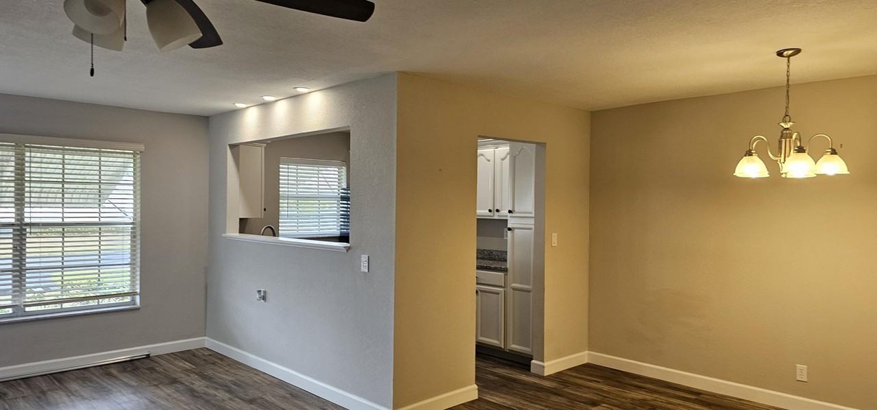 201 Manatee Ln Apt C - Photo 7 of 24