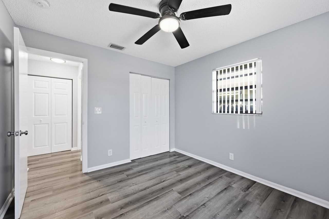 1565 W 28th St Unit A - Photo 3 of 19