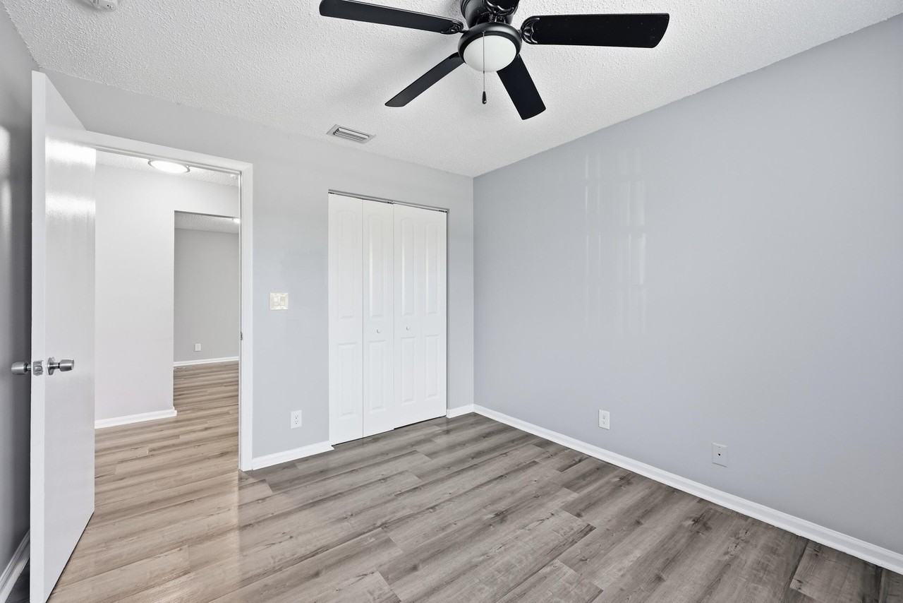 1565 W 28th St Unit A - Photo 7 of 19