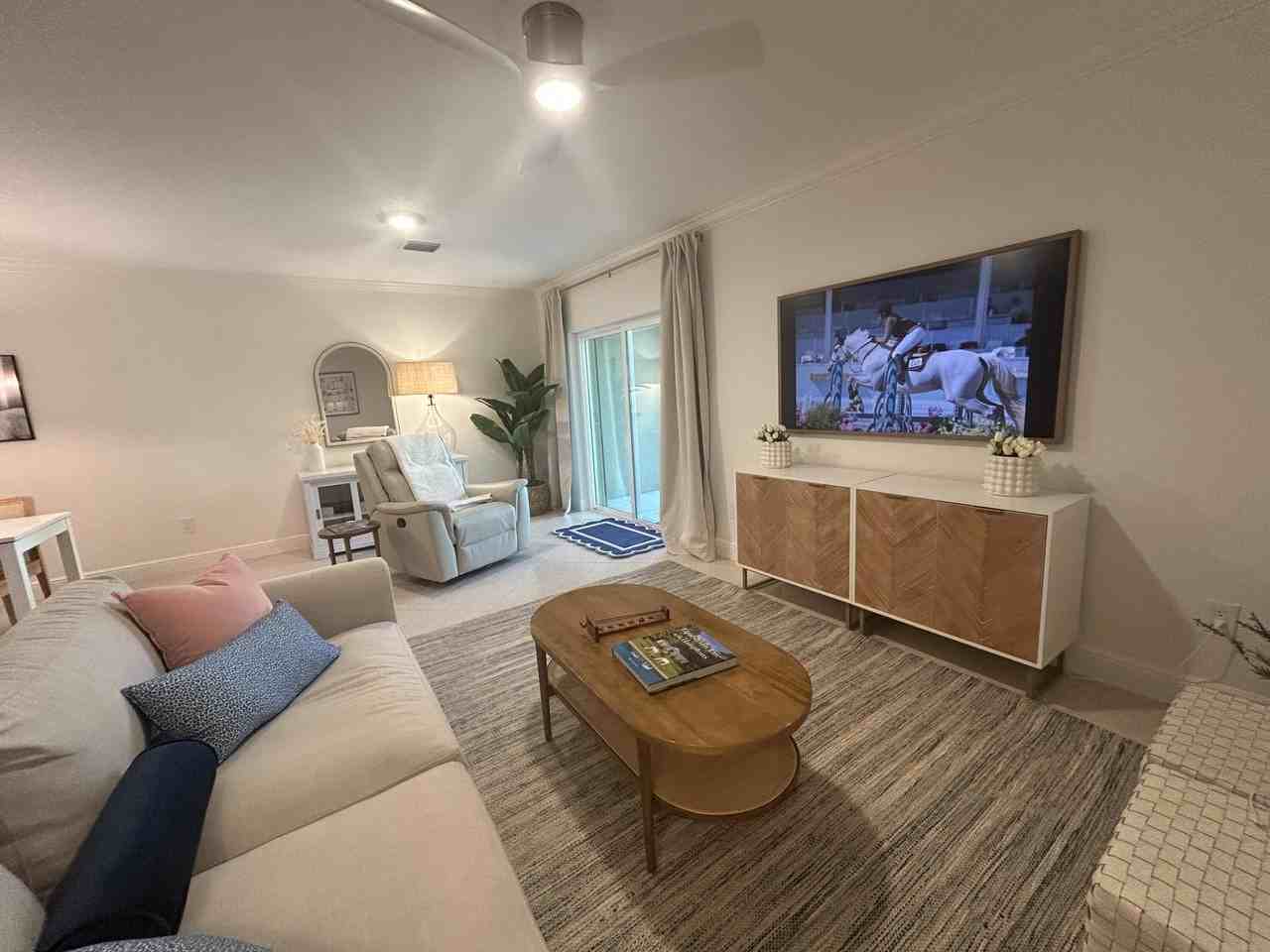 12768 Westhampton Cir - Photo 4 of 36