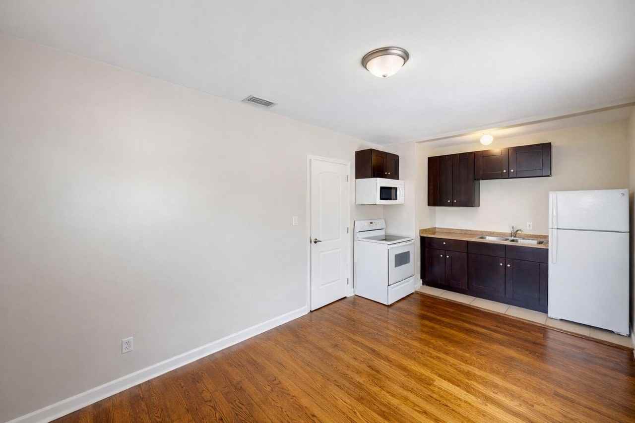 509 6th Ave N #3B - Photo 4 of 24