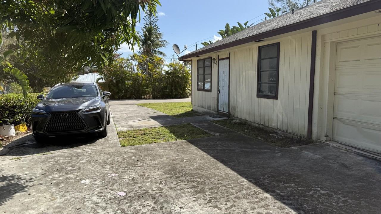 2501 Oceanview Ave Unit 1 - Photo 2 of 14