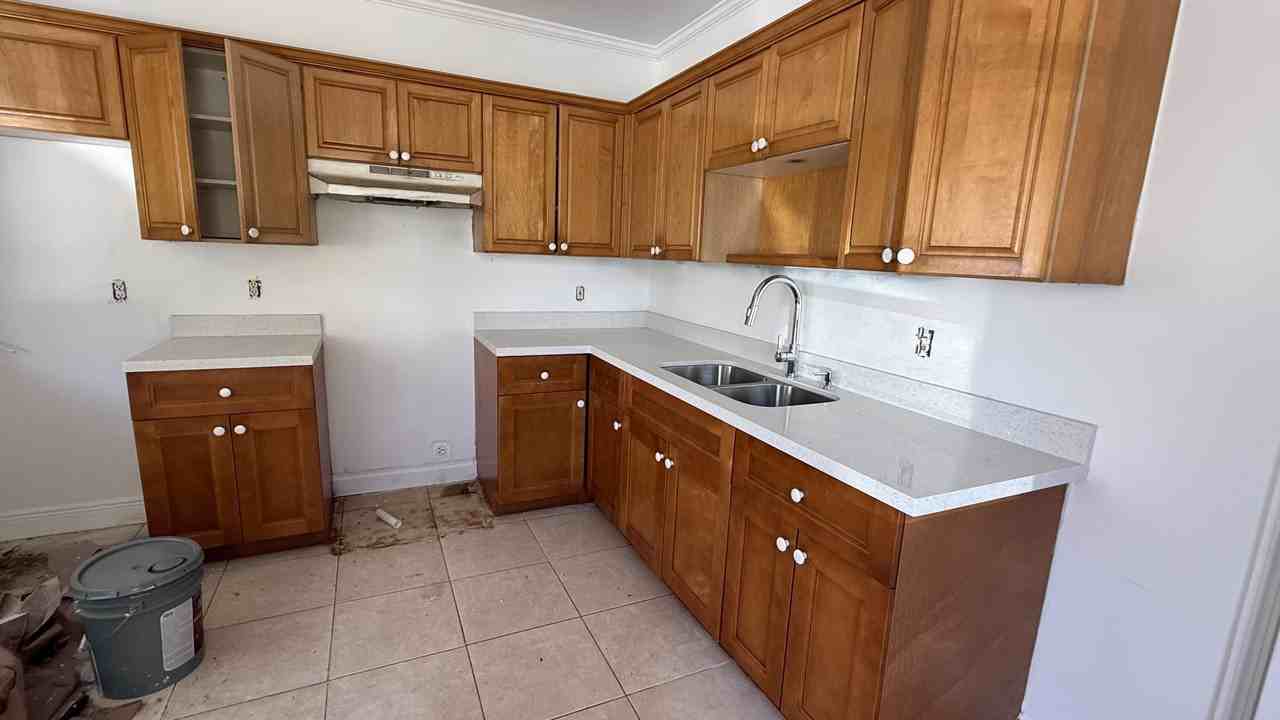 2501 Oceanview Ave Unit 1 - Photo 4 of 14