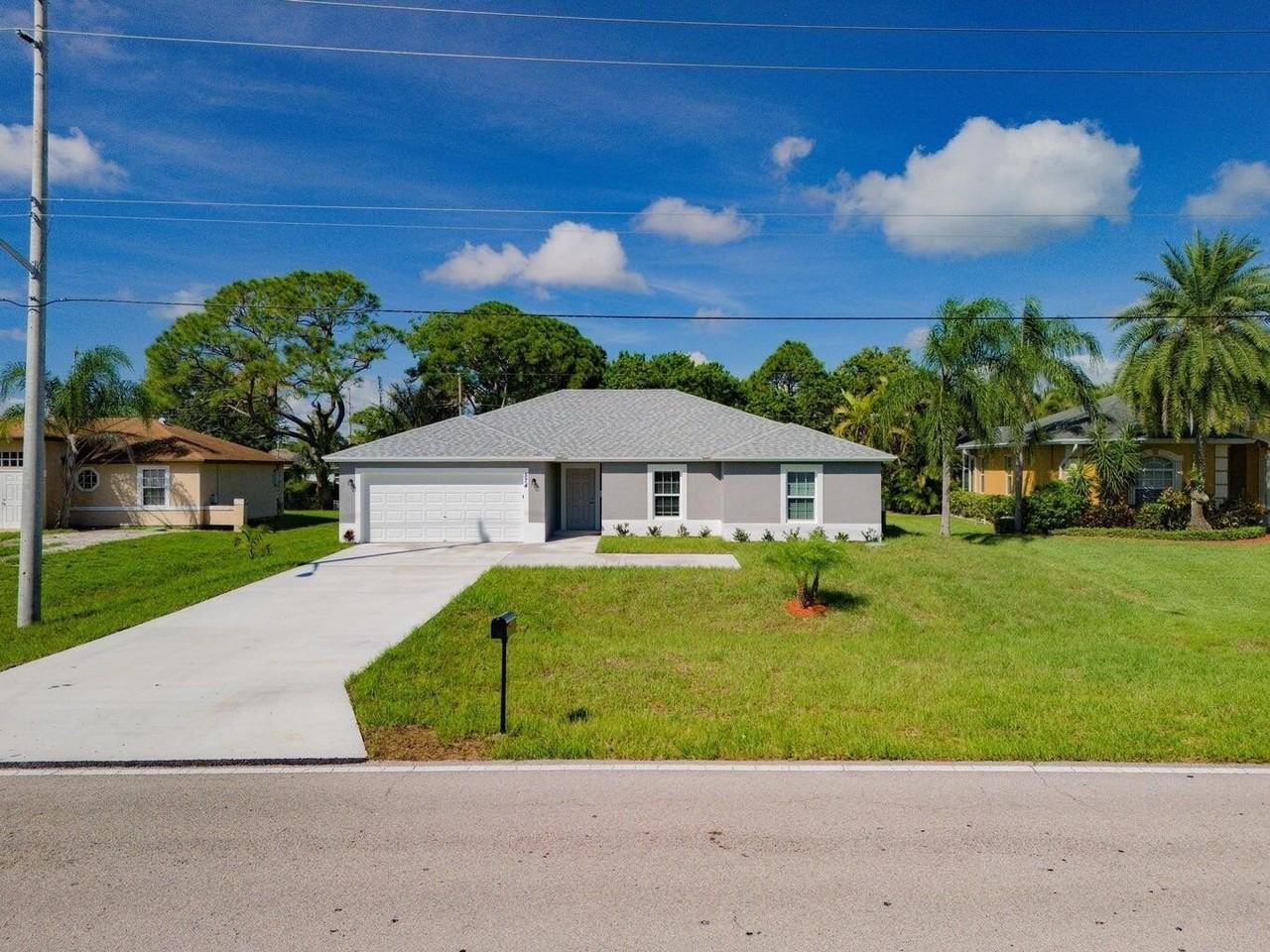 574 Nw Bayshore Blvd - Photo 2 of 41