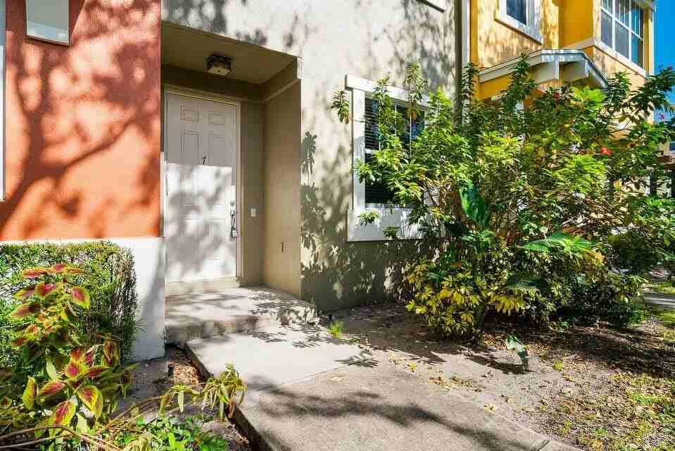 500 Pacific Grove Dr Unit 7 - Photo 2 of 38