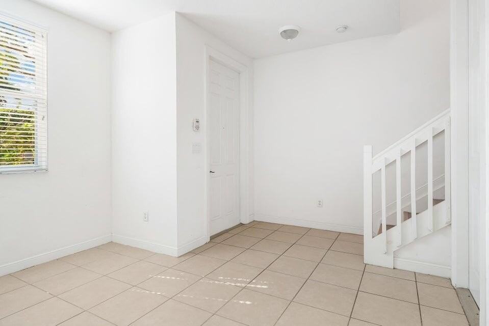 500 Pacific Grove Dr Unit 7 - Photo 7 of 38