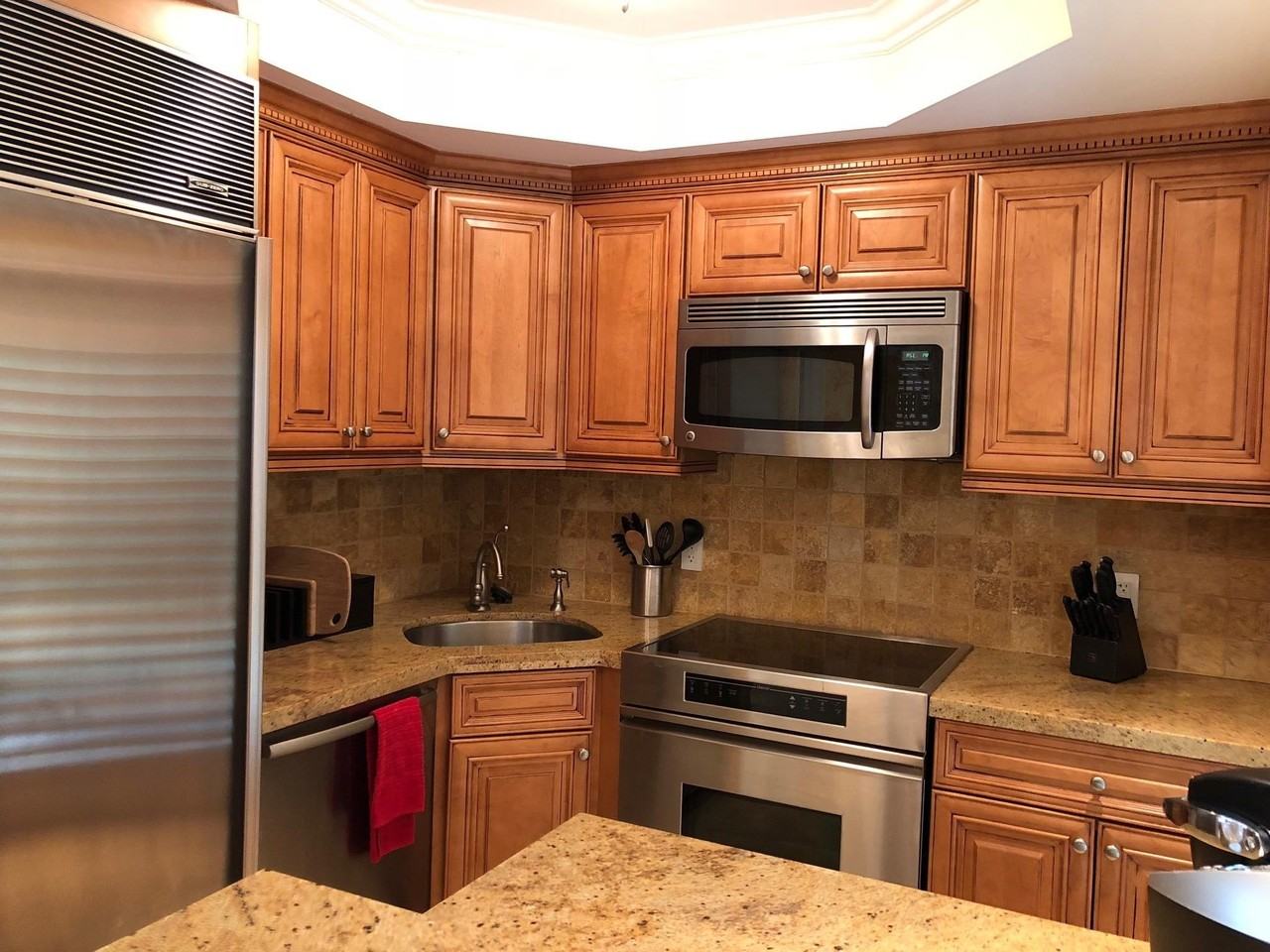 251 Oleander Ave Apt 1 - Photo 4 of 7