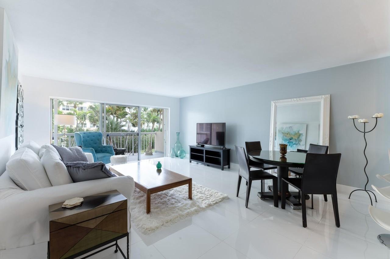 2600 N Flagler Dr Apt 205 - Photo 3 of 13