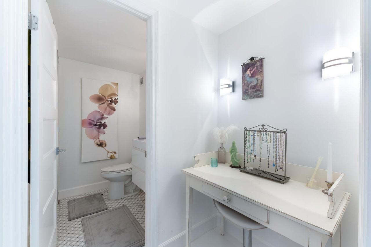 2600 N Flagler Dr Apt 205 - Photo 7 of 13