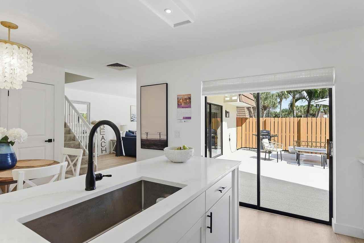 3236 32nd Ct - Photo 4 of 30