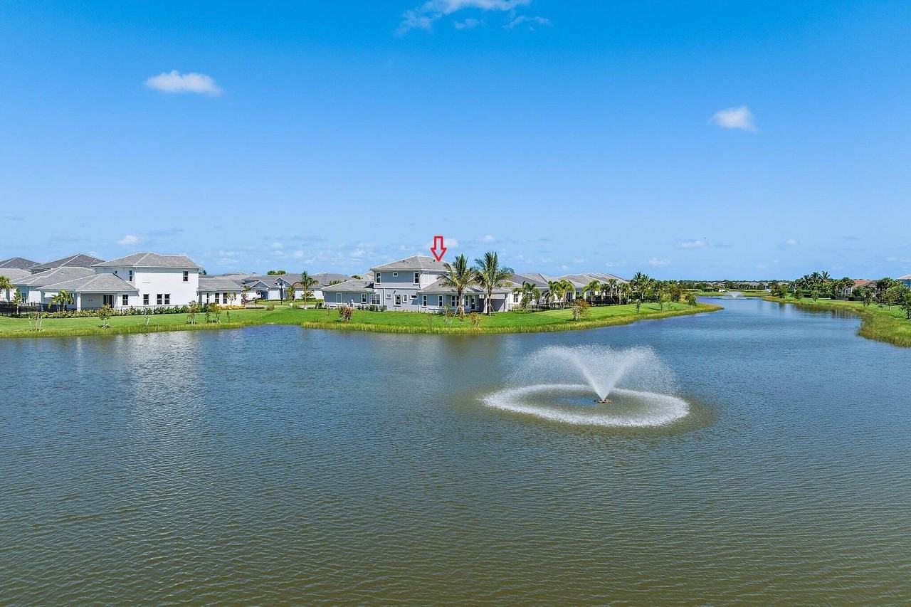 12524 Nautilus Cir - Photo 2 of 50