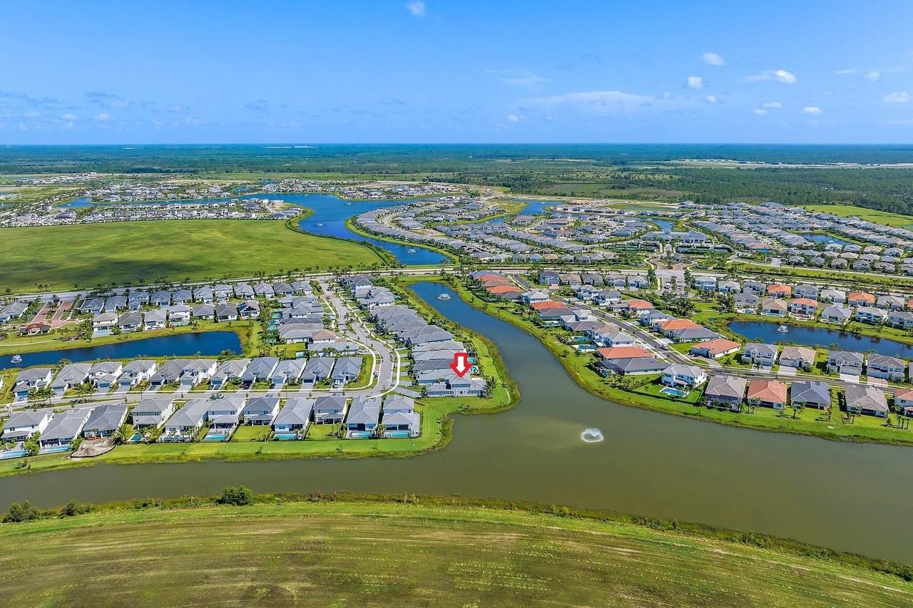 12524 Nautilus Cir - Photo 5 of 50