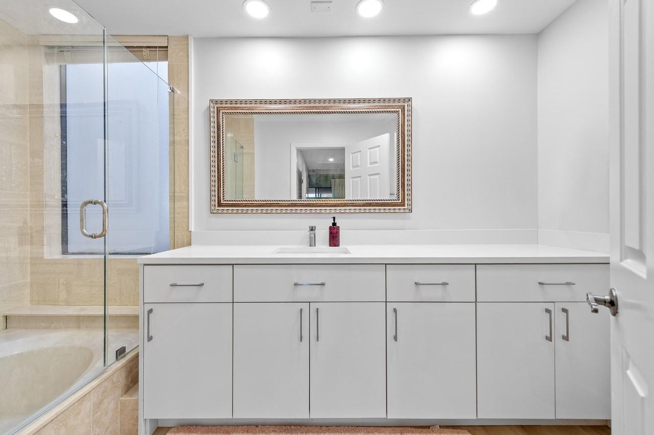 7460 La Paz Blvd Apt 304 - Photo 2 of 37