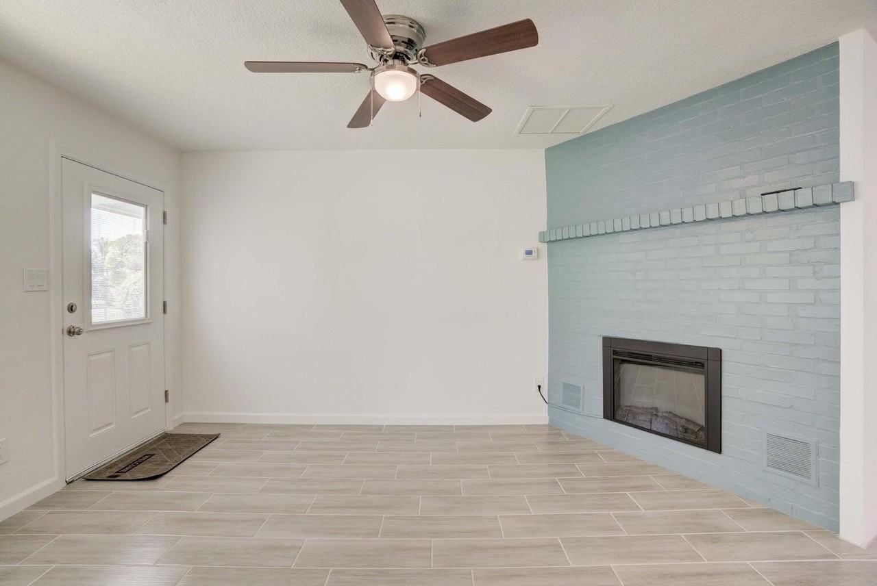 2206 Elizabeth Ave - Photo 2 of 10